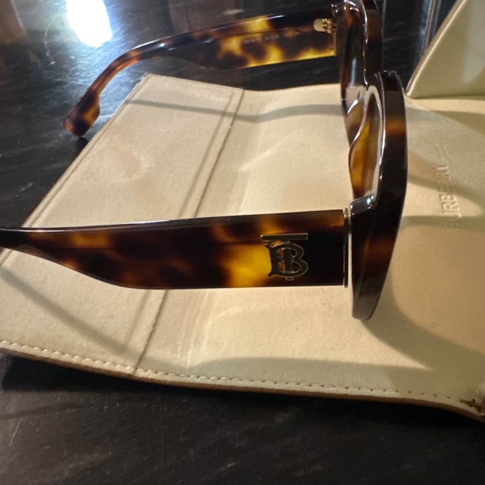 sunglasses - Picture 3 of 4